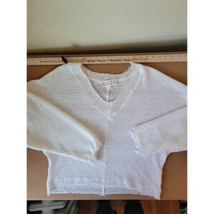Loveriche white pullover sweater RN 142798 SIZE: Small